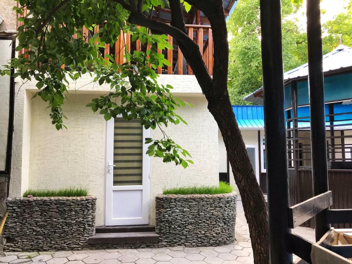 Park Hostel Oş Exterior foto