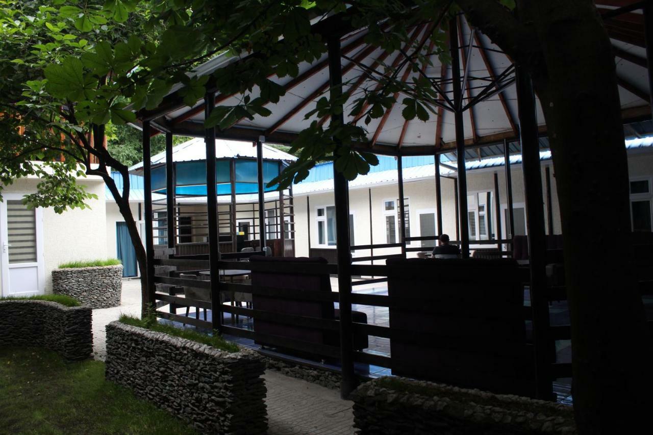 Park Hostel Oş Exterior foto
